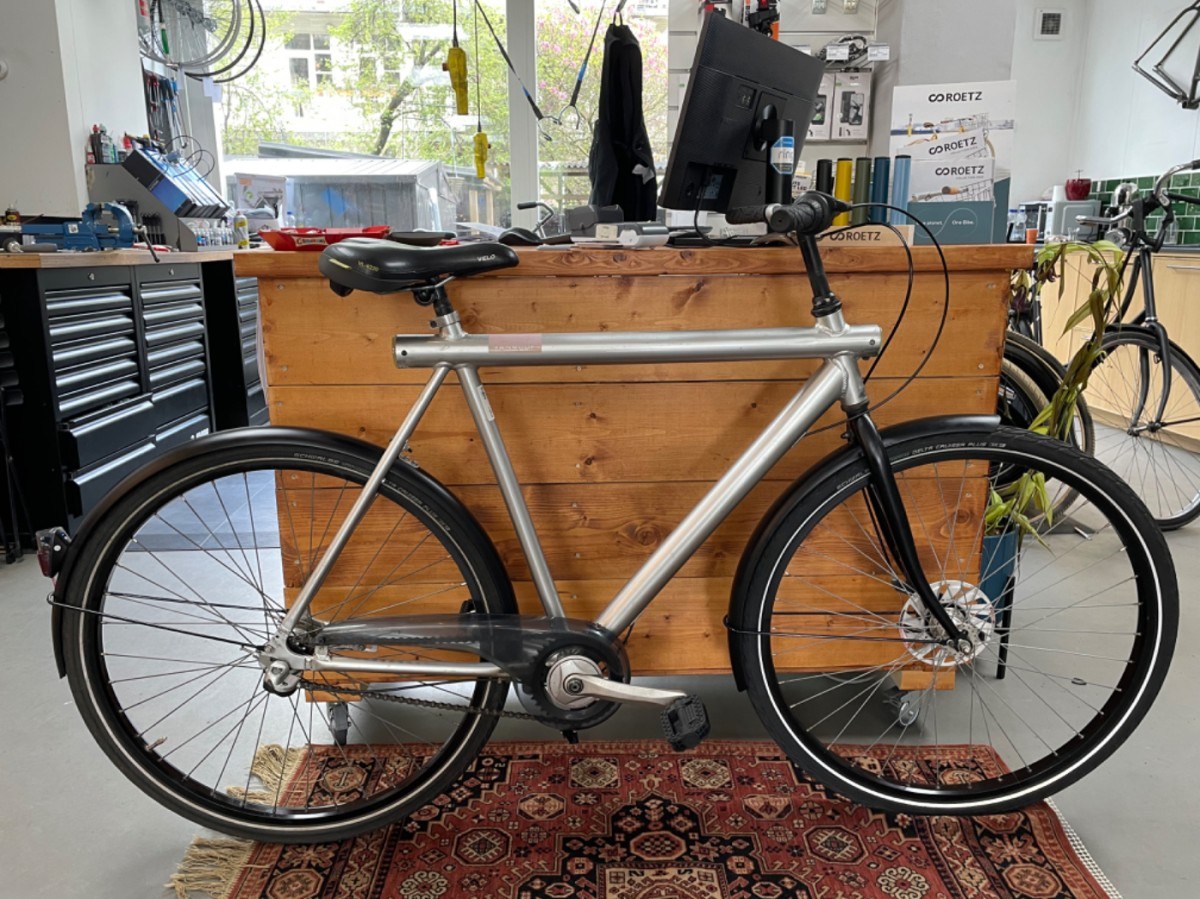 Een VanMoof No.3 zonder motor, met de rechte bovenbuis