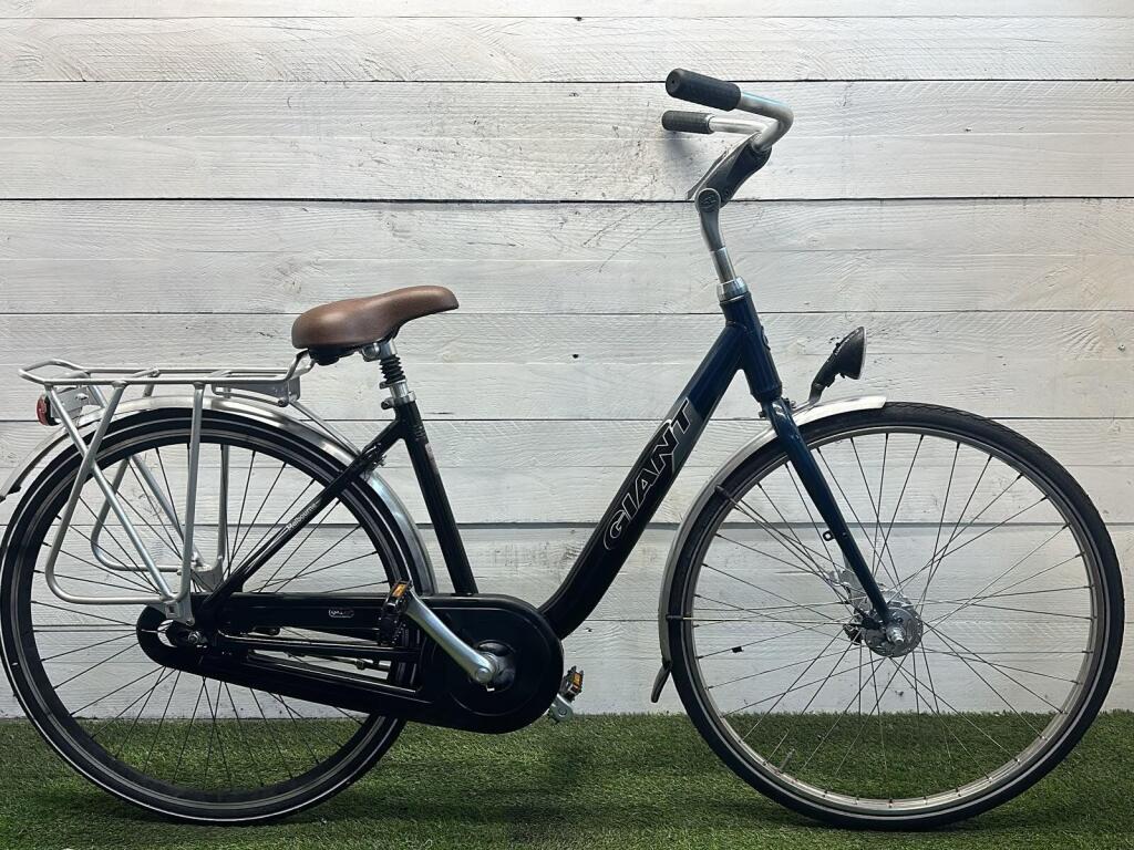 Tweedehands Giant Melbourne stadsfiets met lage instap