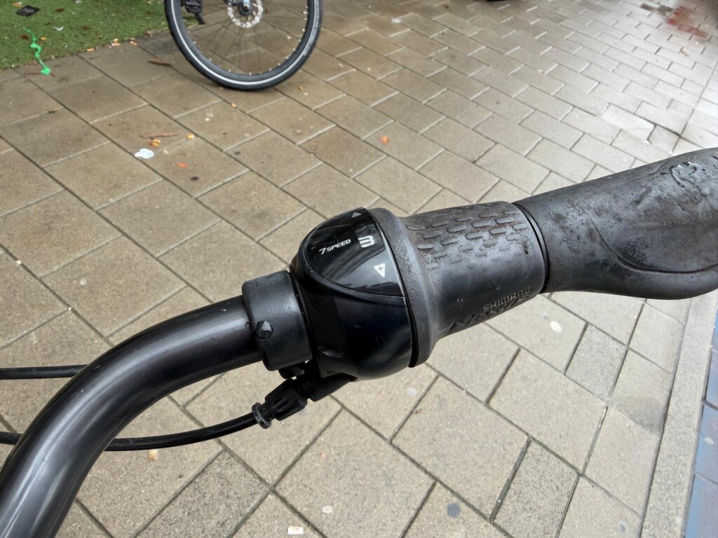 Draaiversteller voor de Shimano Nexus naafversnelling op een Giant Tourer
